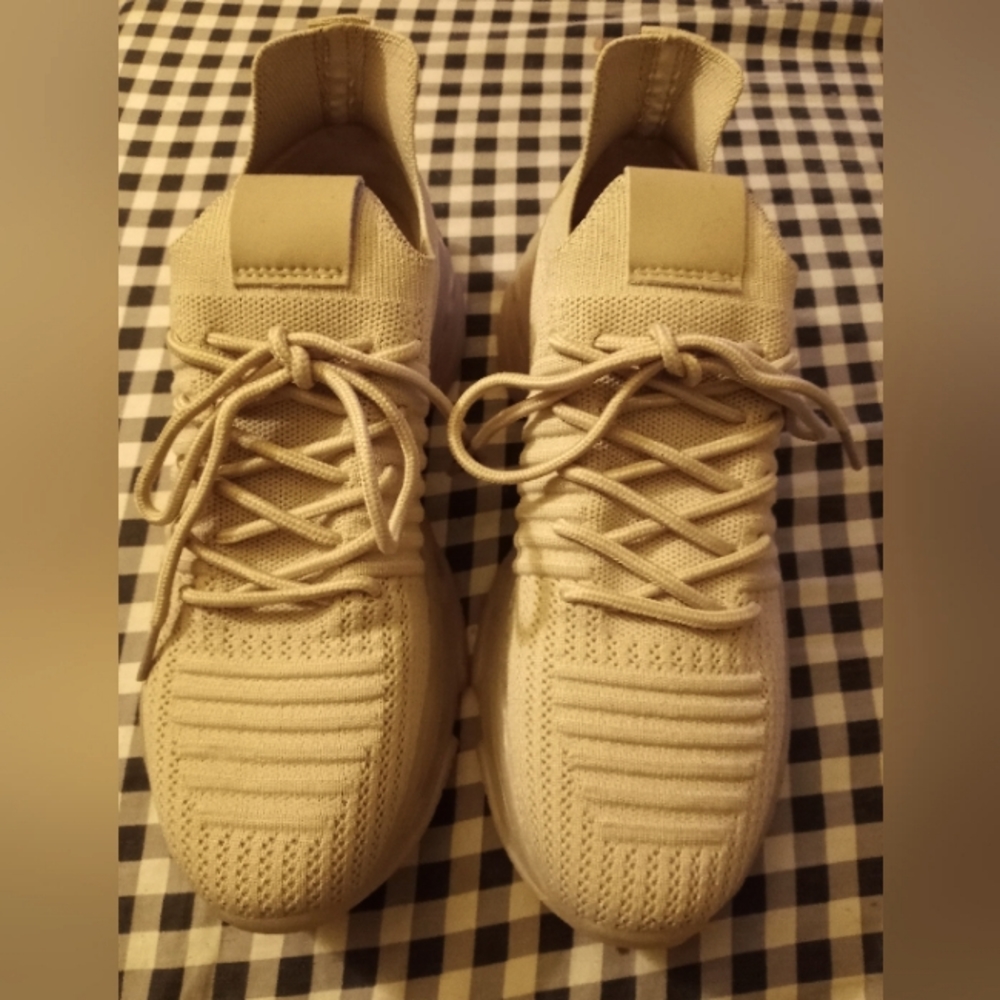 Woman casual sneaker
